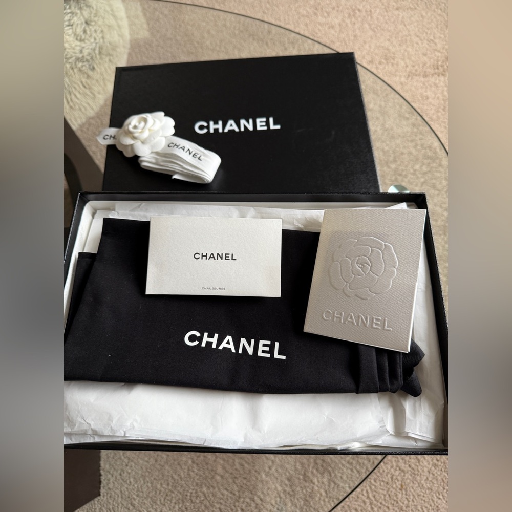 Beautiful Chanel box - Picture 7 of 7